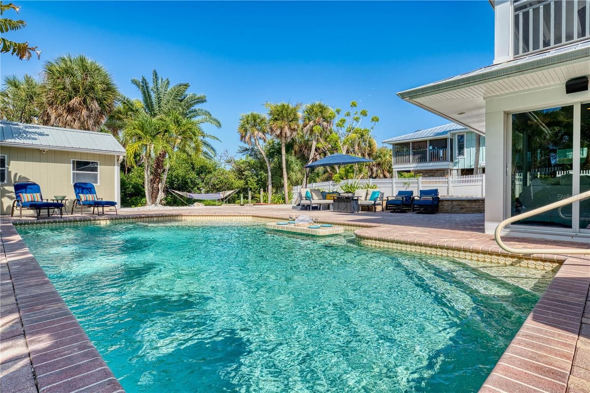 550 GULF BOULEVARD — photo 51 of 84