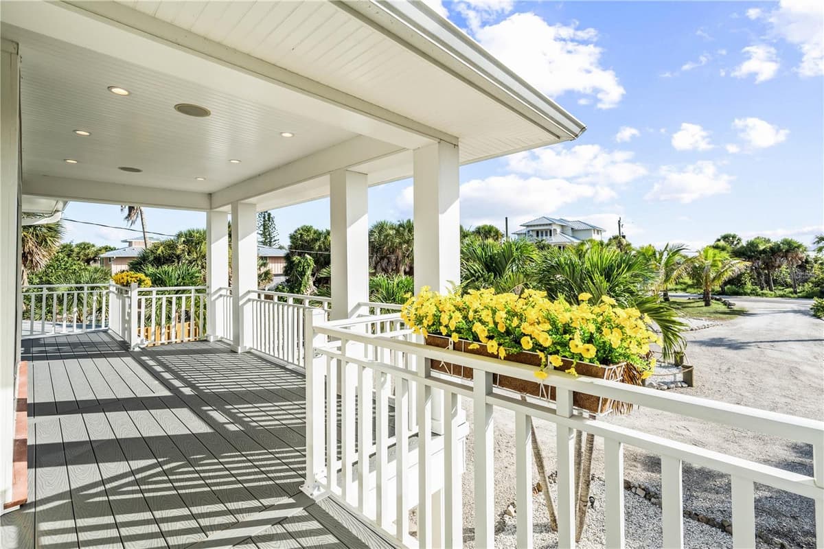 550 GULF BOULEVARD — photo 42 of 84