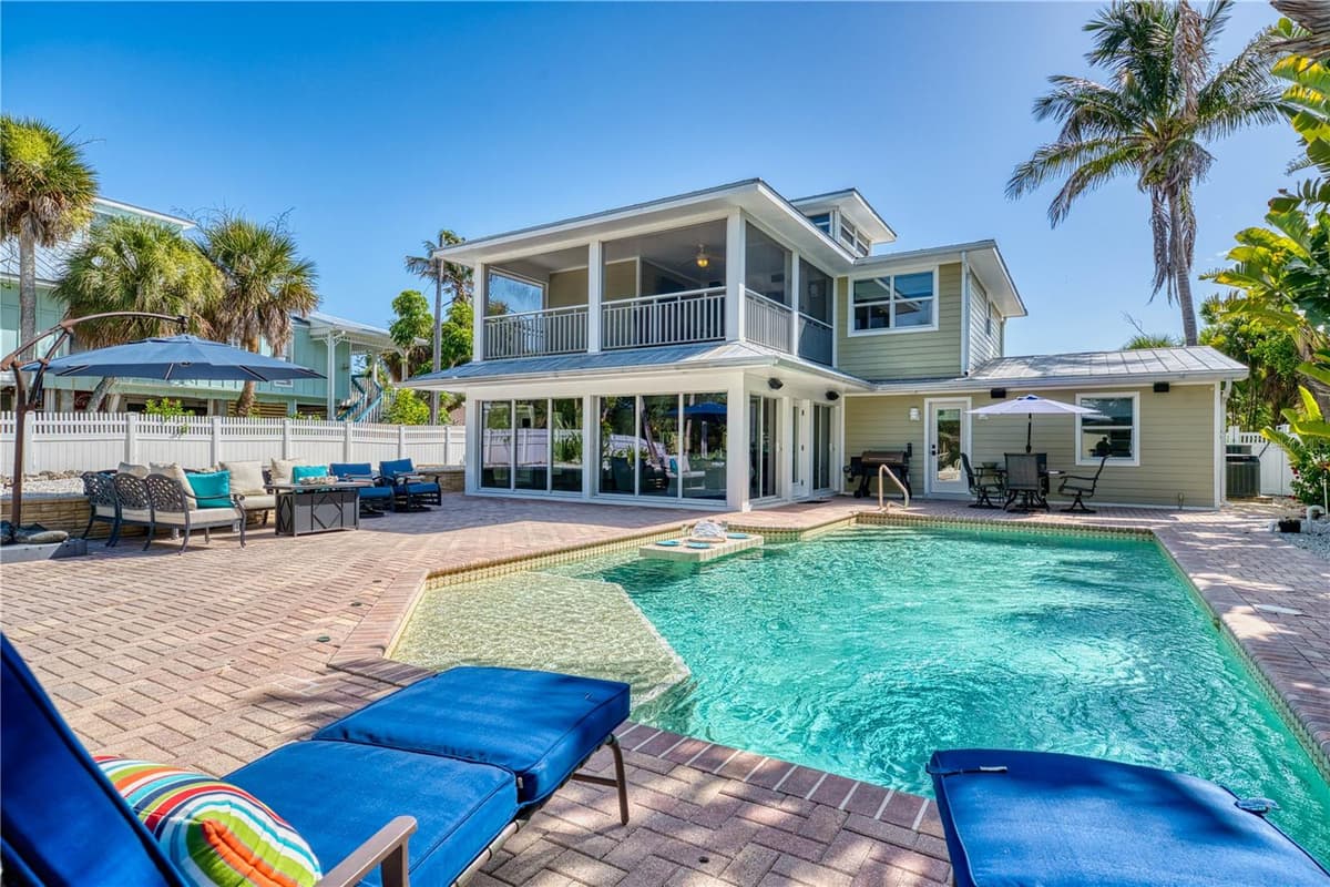 550 GULF BOULEVARD — photo 47 of 84