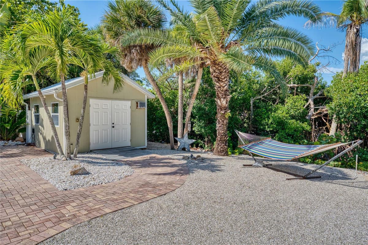 550 GULF BOULEVARD — photo 59 of 84