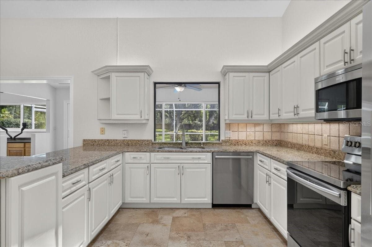 16754 CROSSBILL COURT — photo 11 of 59