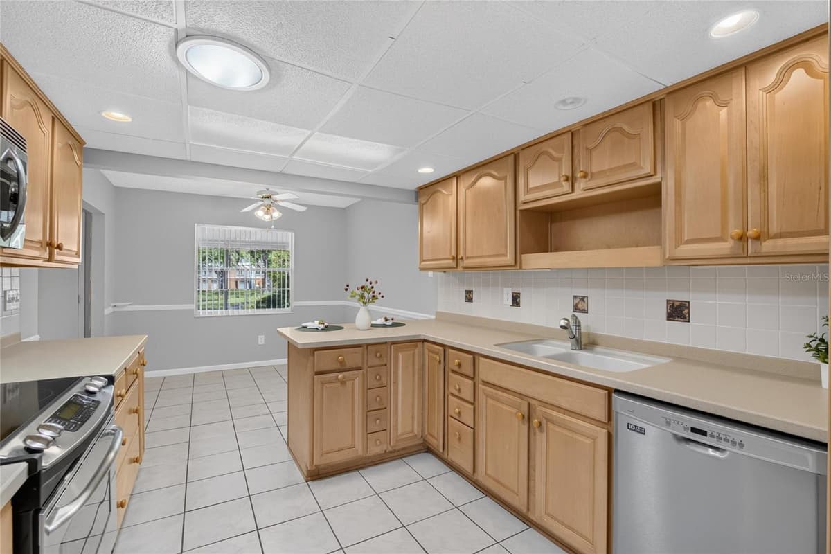 1244 DEL WEBB BOULEVARD — photo 13 of 60