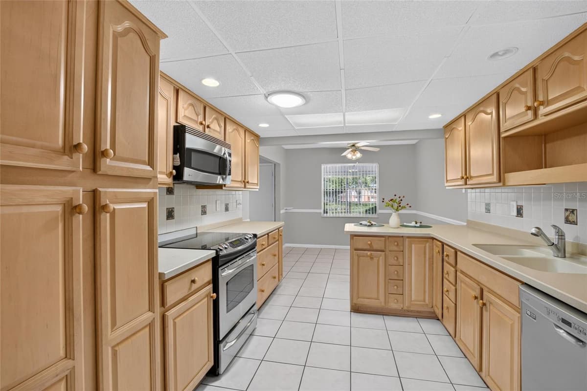 1244 DEL WEBB BOULEVARD — photo 12 of 60