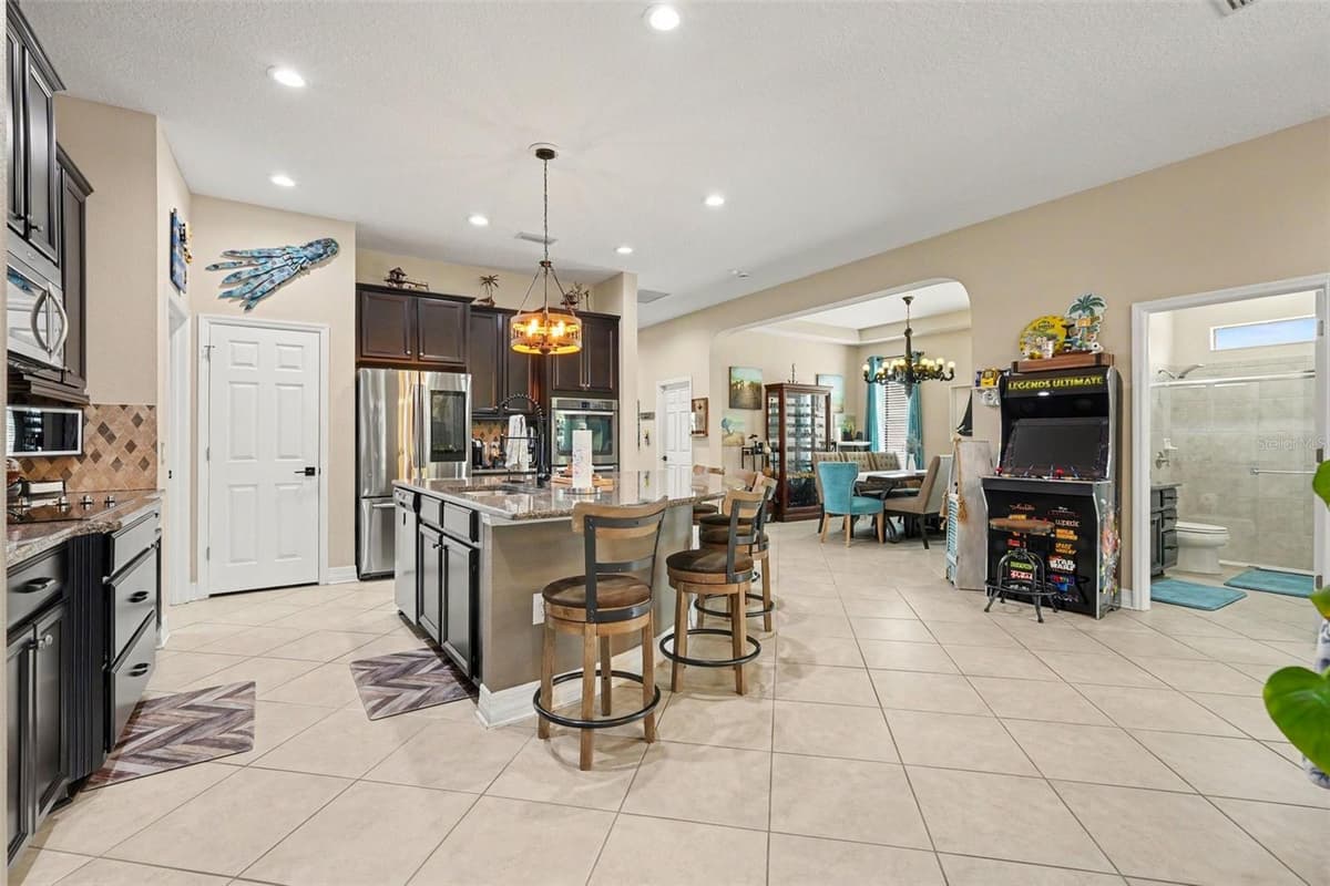7110 REDROOT COURT — photo 11 of 33