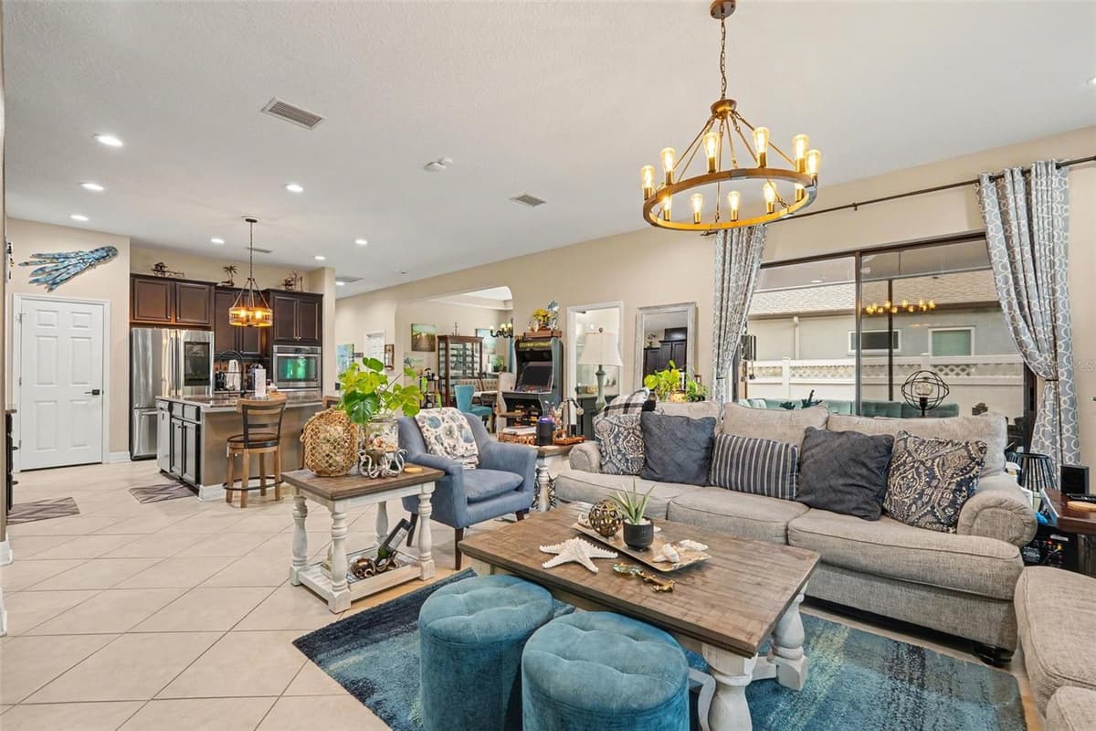 7110 REDROOT COURT — photo 6 of 33