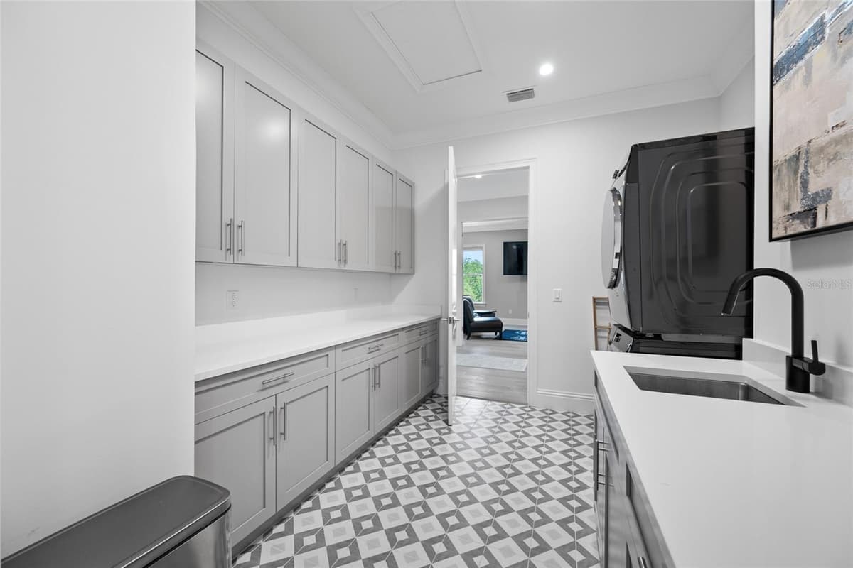 2623 PARKVIEW STREET — photo 79 of 98