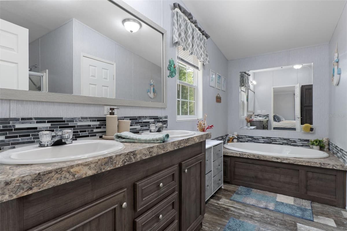 840 OBRIEN POINT — photo 25 of 54