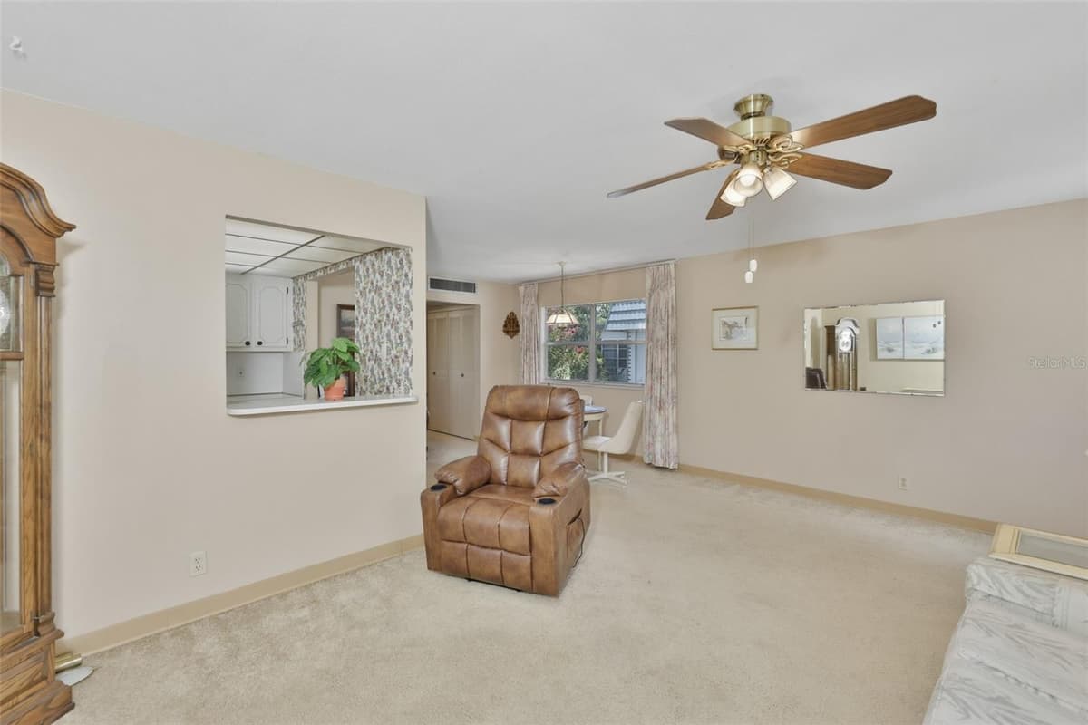 1811 BEDFORD LANE — photo 15 of 48