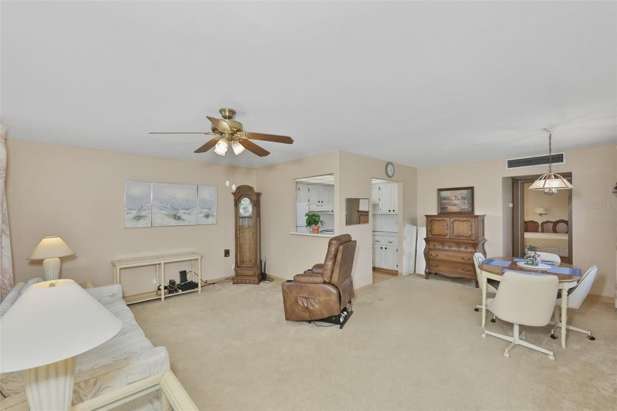 1811 BEDFORD LANE — photo 31 of 48