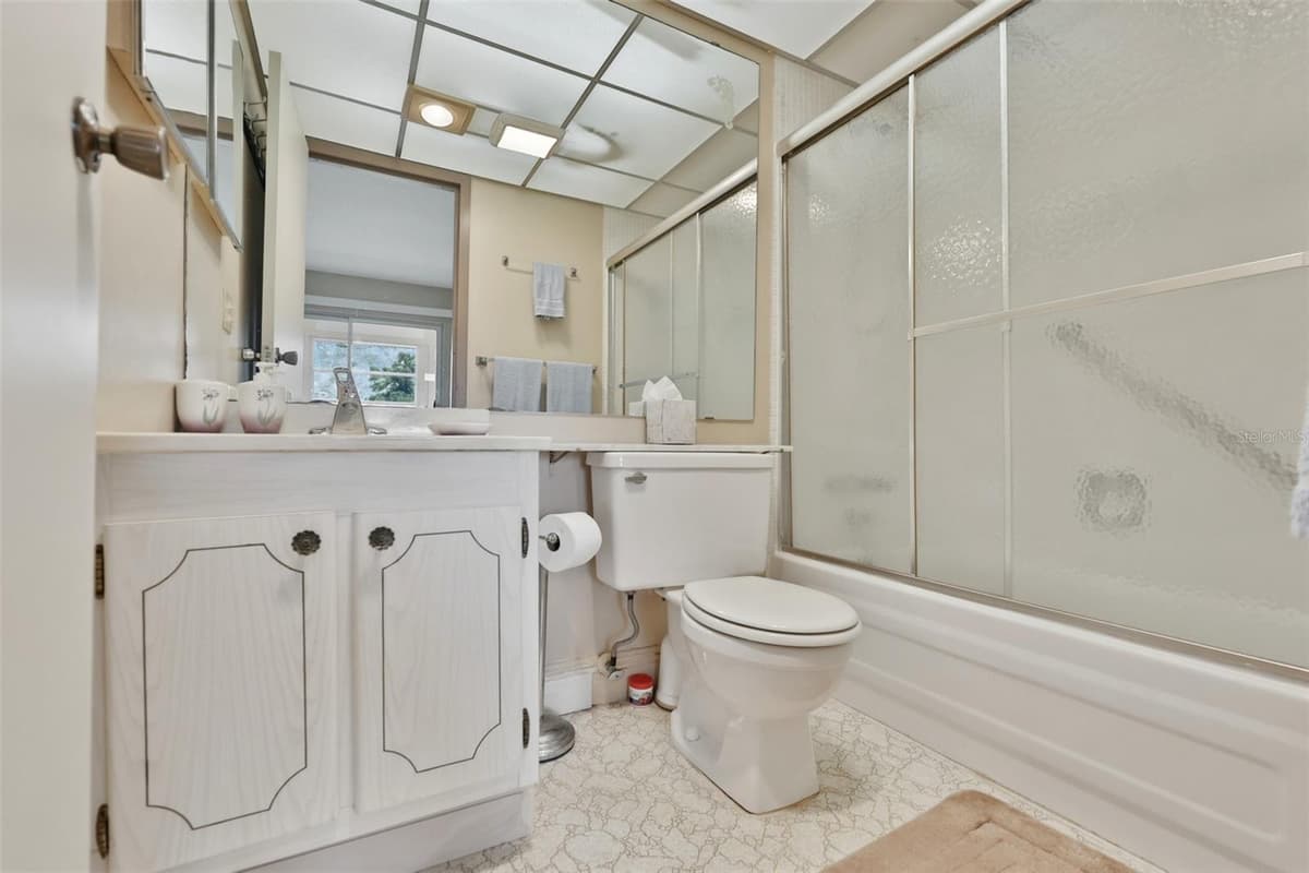 1811 BEDFORD LANE — photo 6 of 48