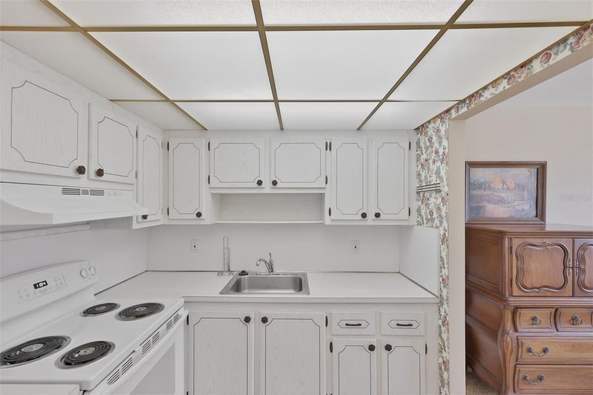 1811 BEDFORD LANE — photo 20 of 48