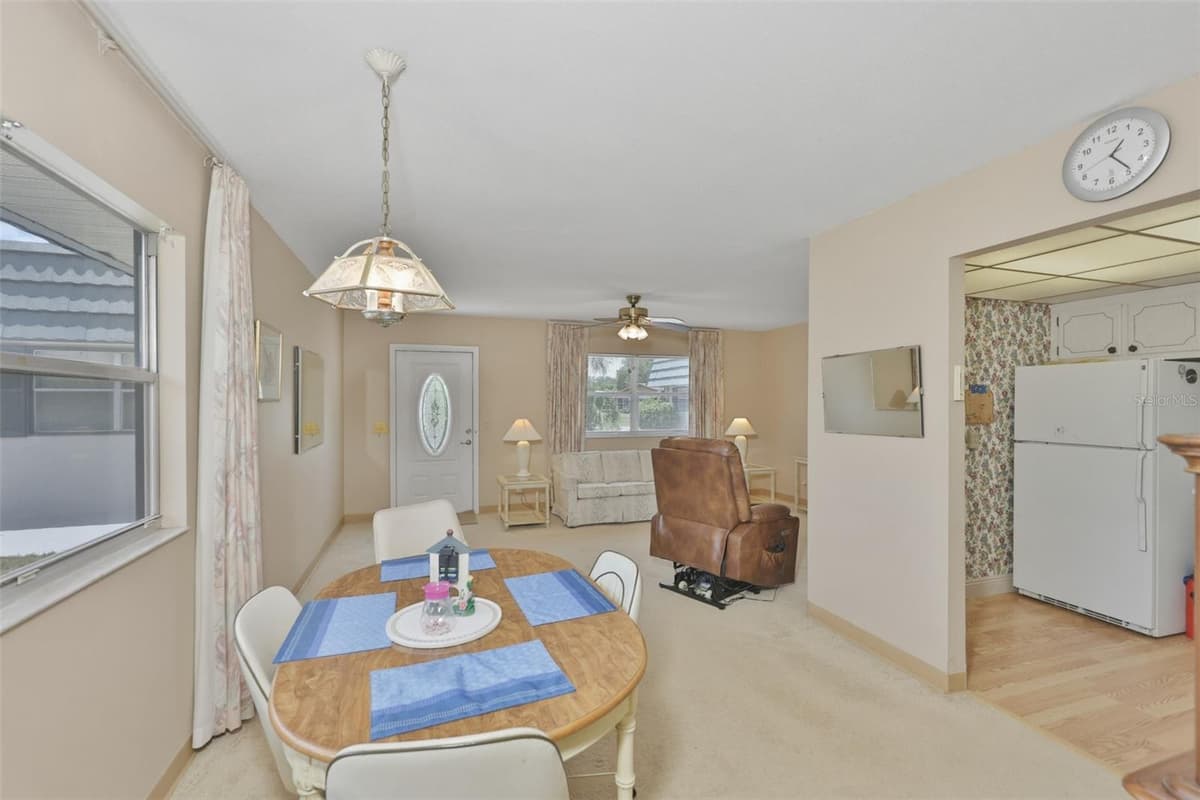 1811 BEDFORD LANE — photo 30 of 48