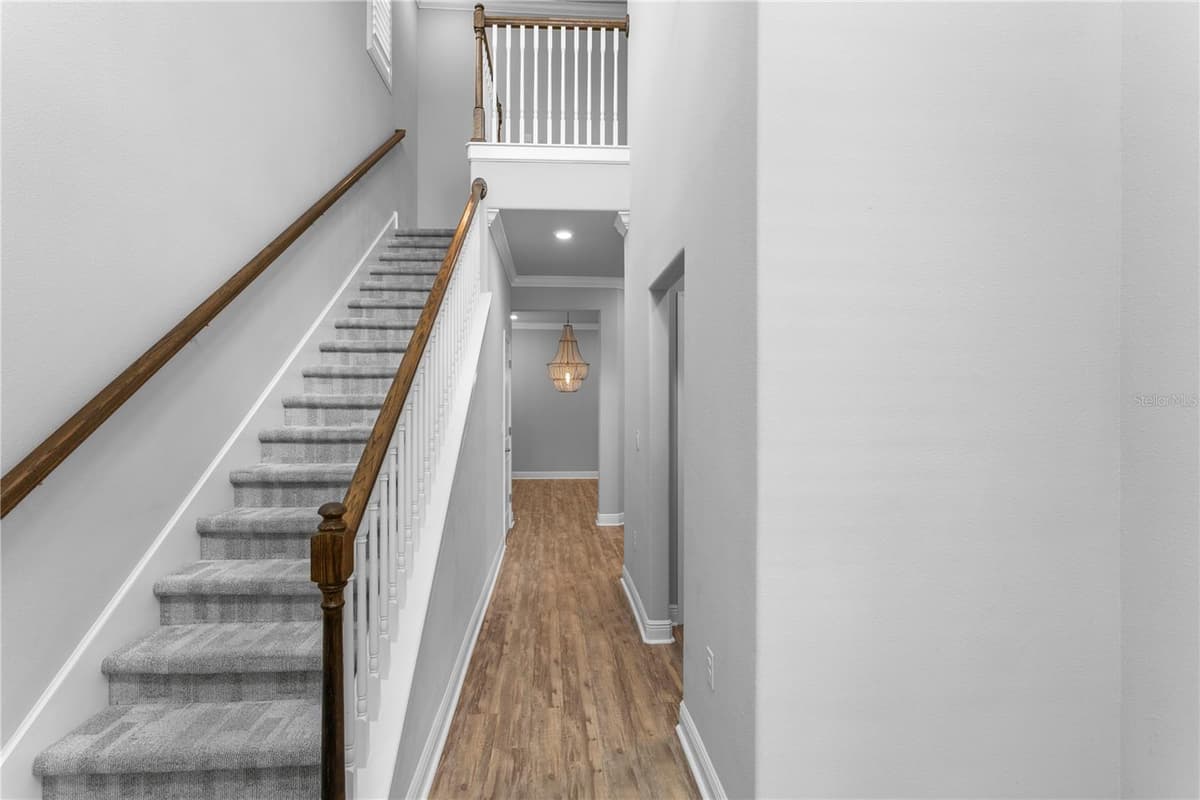 602 OZONA VILLAGE DRIVE — photo 5 of 32