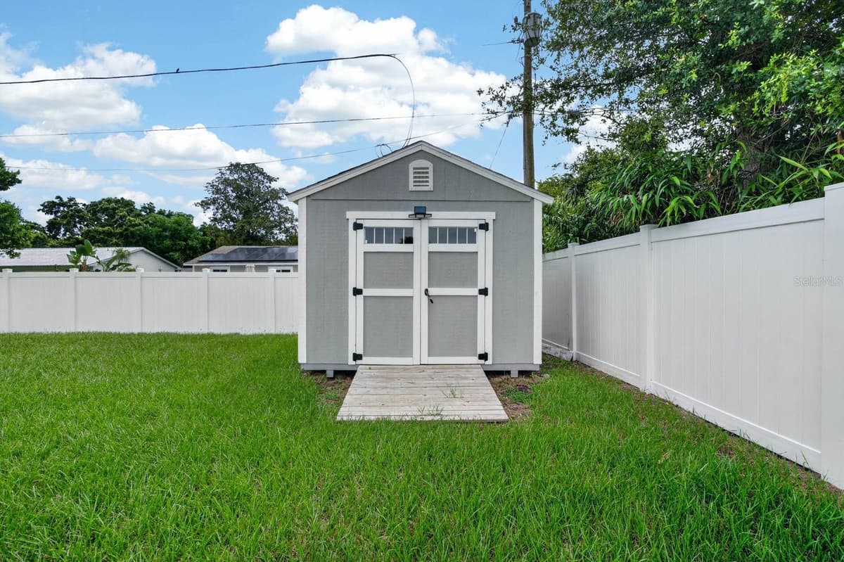 2323 FERN PALM DRIVE — photo 29 of 44