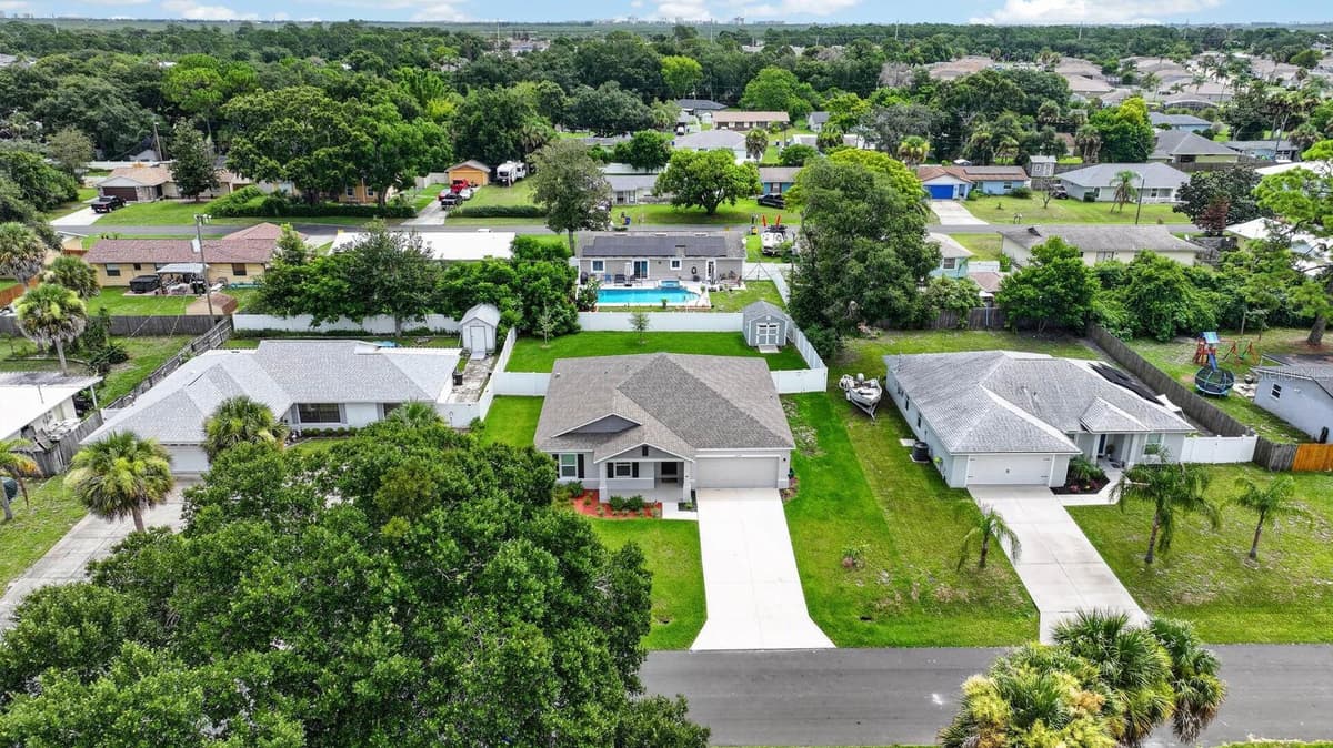 2323 FERN PALM DRIVE — photo 38 of 44