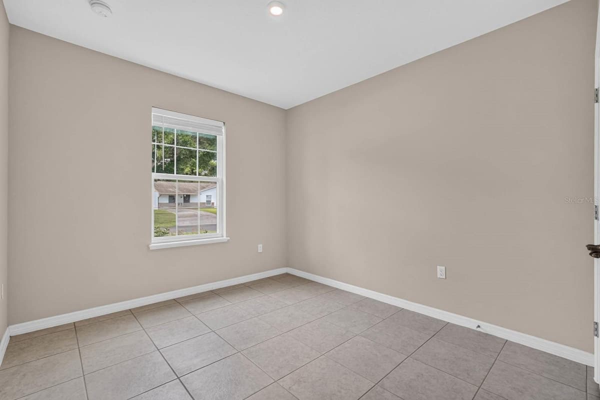 2323 FERN PALM DRIVE — photo 4 of 44