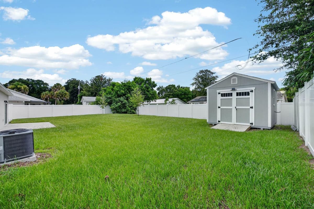 2323 FERN PALM DRIVE — photo 5 of 44