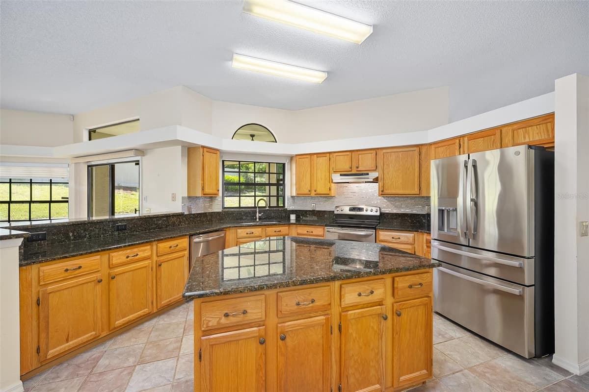 1837 GLANCY DRIVE — photo 6 of 29