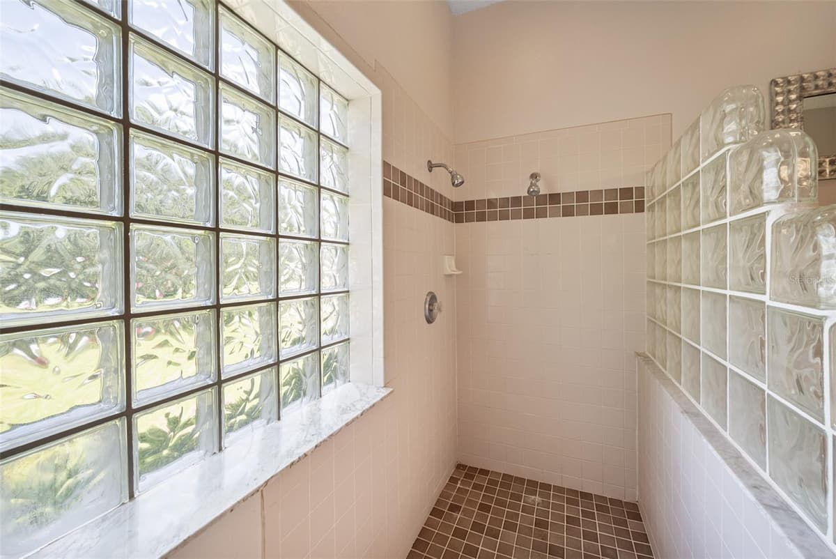 1837 GLANCY DRIVE — photo 19 of 29