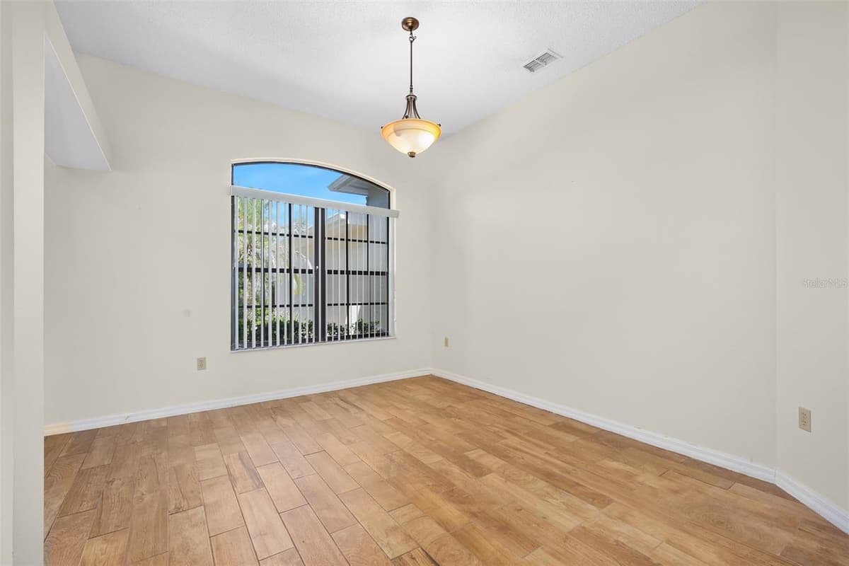 1837 GLANCY DRIVE — photo 4 of 29