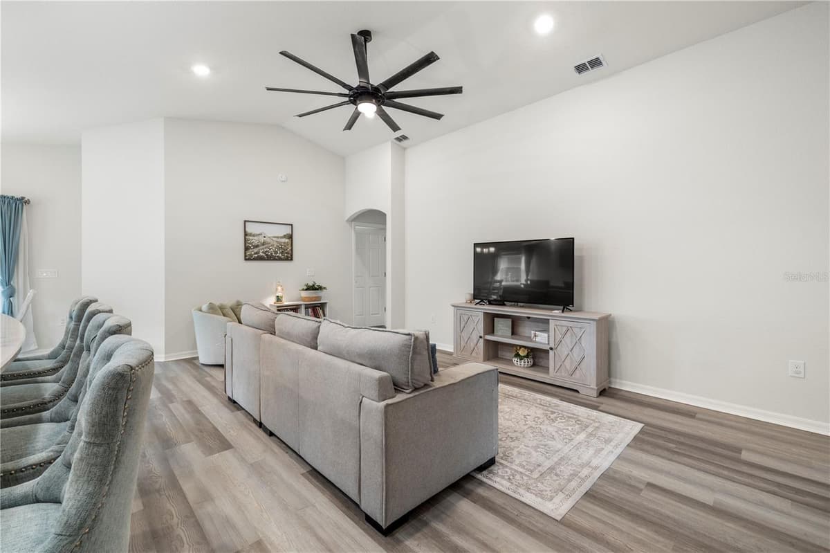 35542 BELLINGTON BOULEVARD — photo 9 of 61