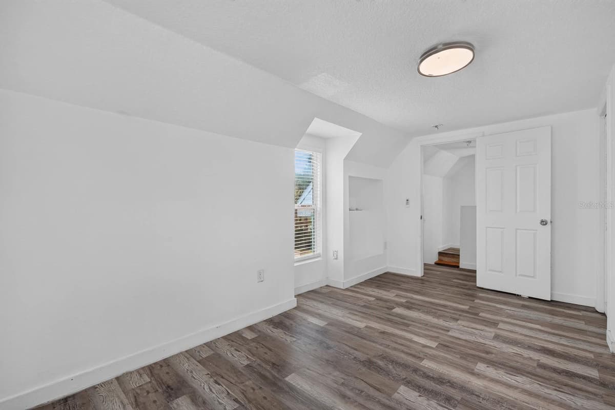 216 HALIFAX AVENUE — photo 25 of 40