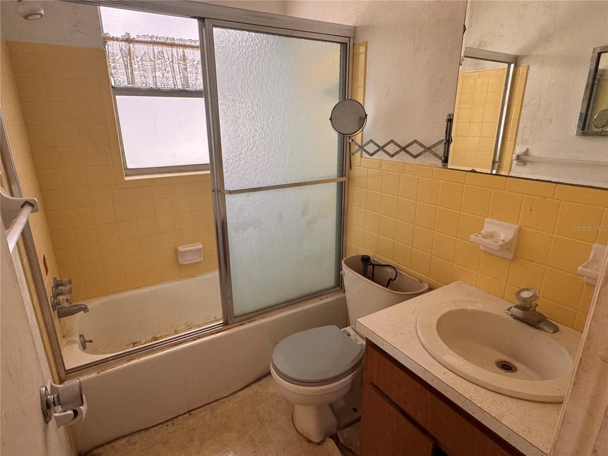 12400 PARK BOULEVARD — photo 11 of 18