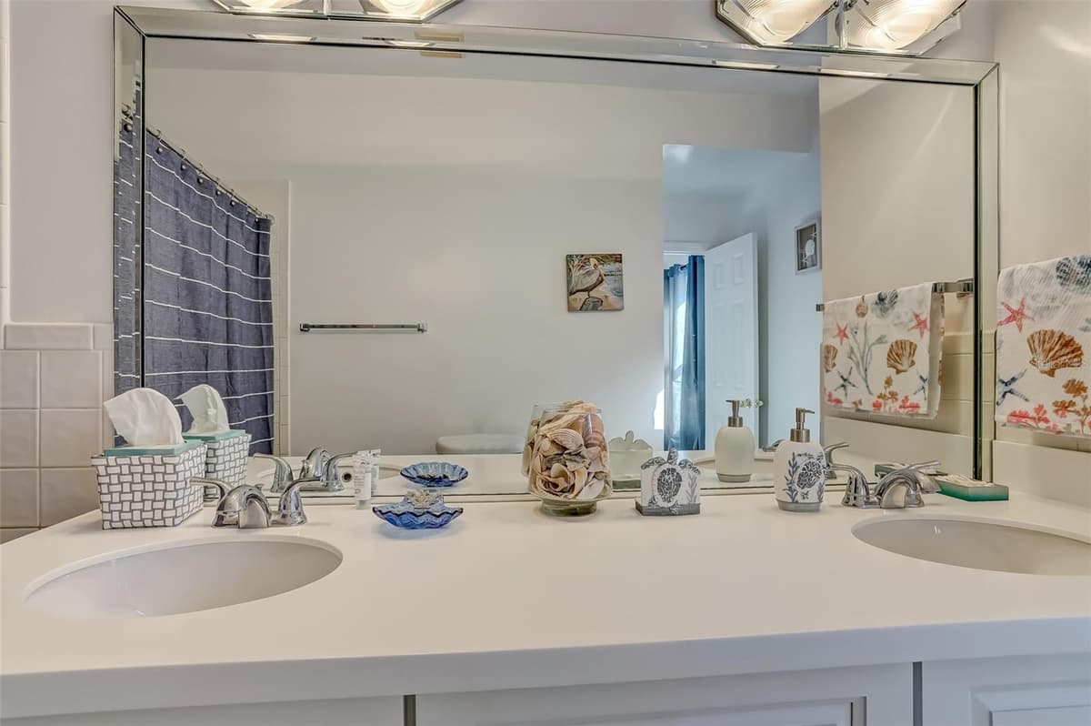 260 VENTURA ROAD — photo 31 of 40