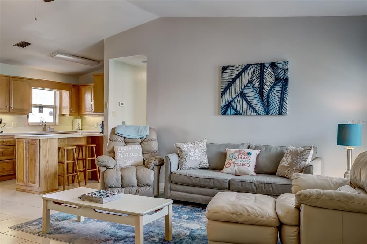 260 VENTURA ROAD — photo 9 of 40