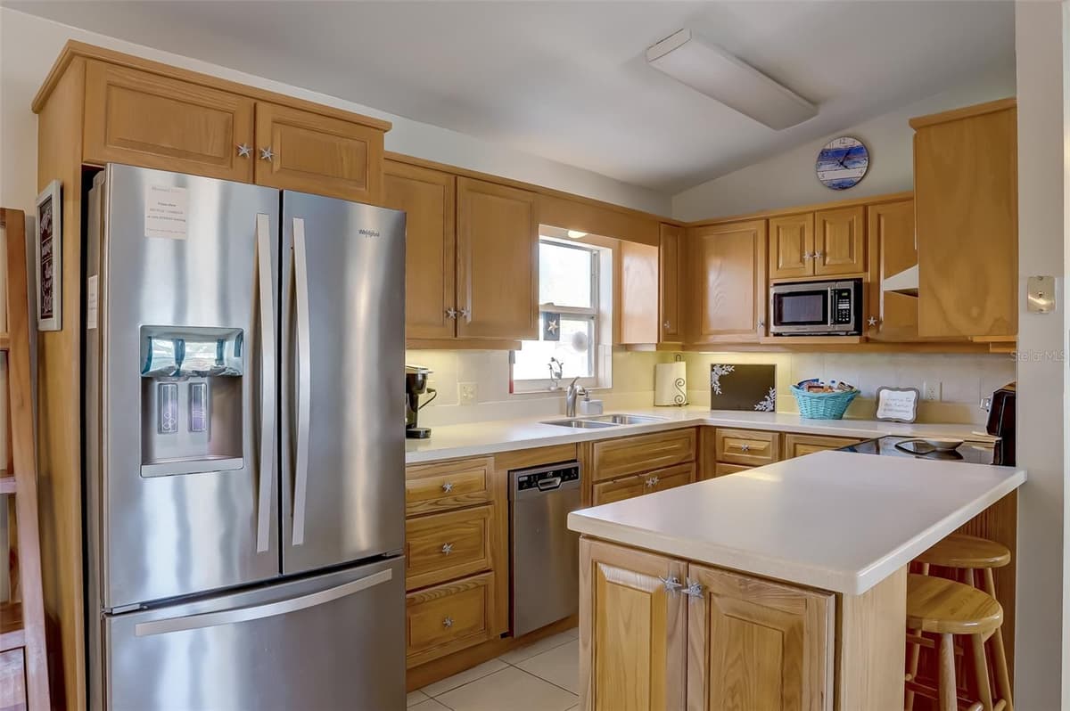 260 VENTURA ROAD — photo 18 of 40