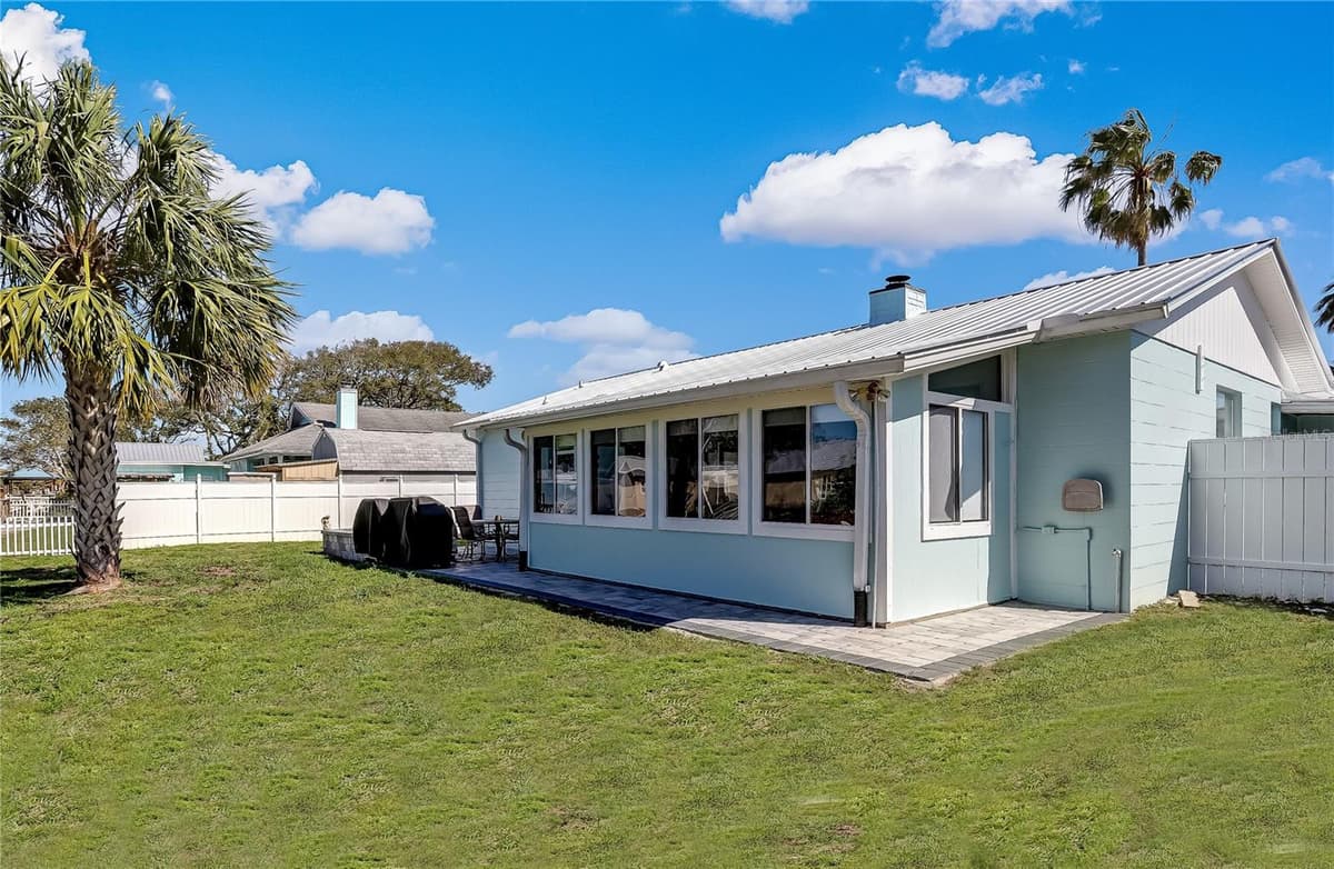 260 VENTURA ROAD — photo 22 of 40