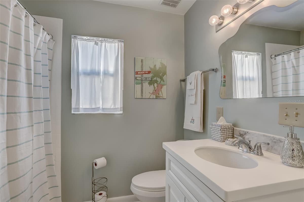 260 VENTURA ROAD — photo 35 of 40