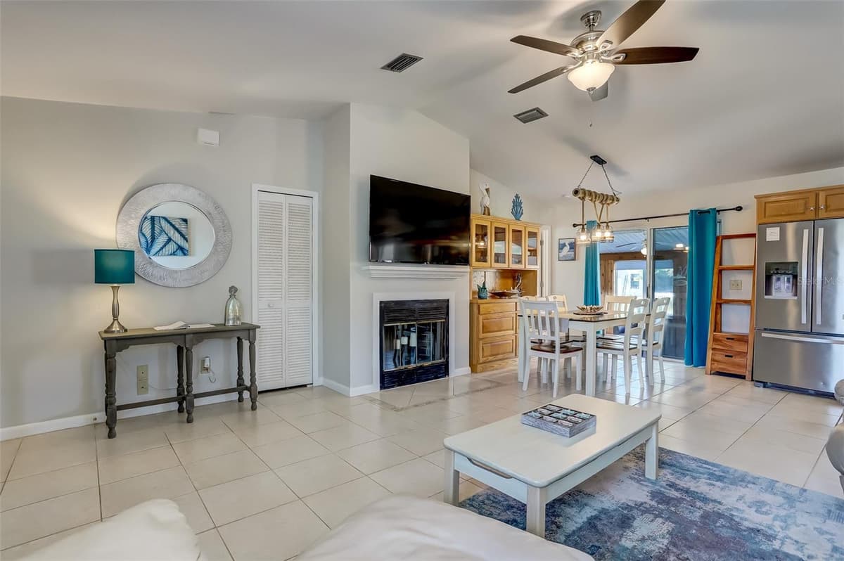 260 VENTURA ROAD — photo 13 of 40