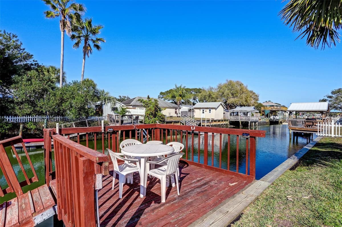 260 VENTURA ROAD — photo 3 of 40