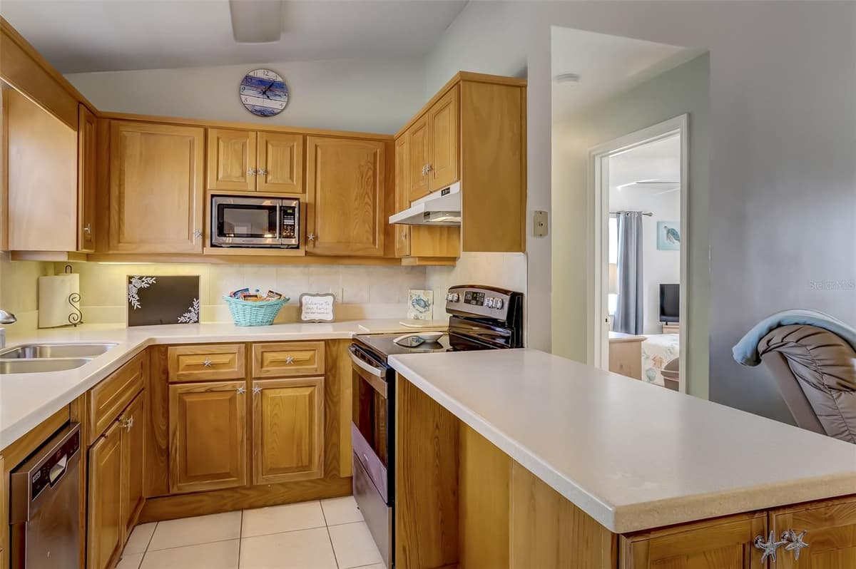 260 VENTURA ROAD — photo 19 of 40