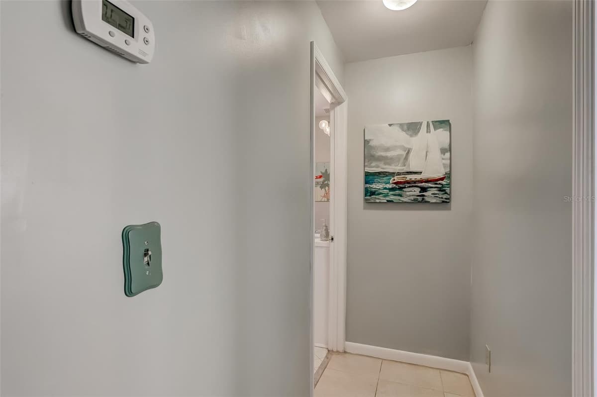 260 VENTURA ROAD — photo 33 of 40