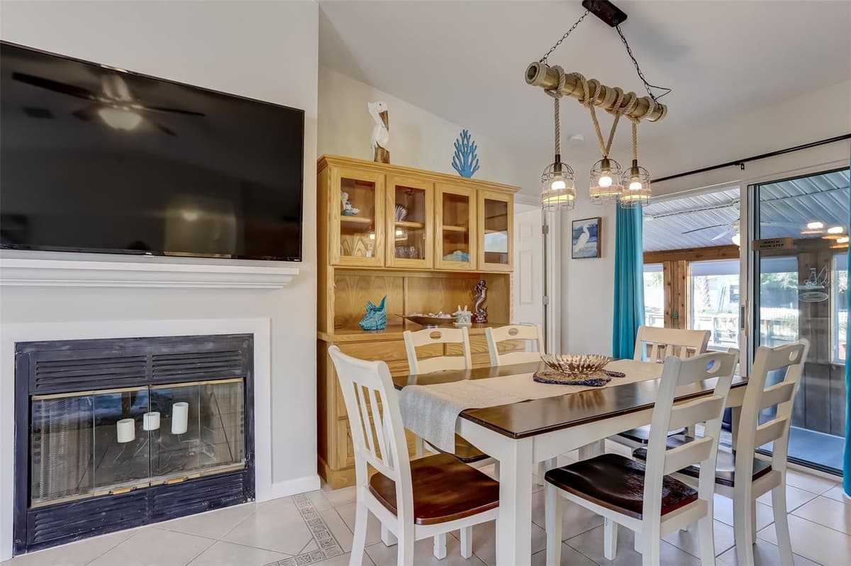 260 VENTURA ROAD — photo 15 of 40