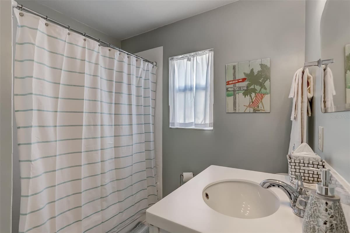 260 VENTURA ROAD — photo 37 of 40