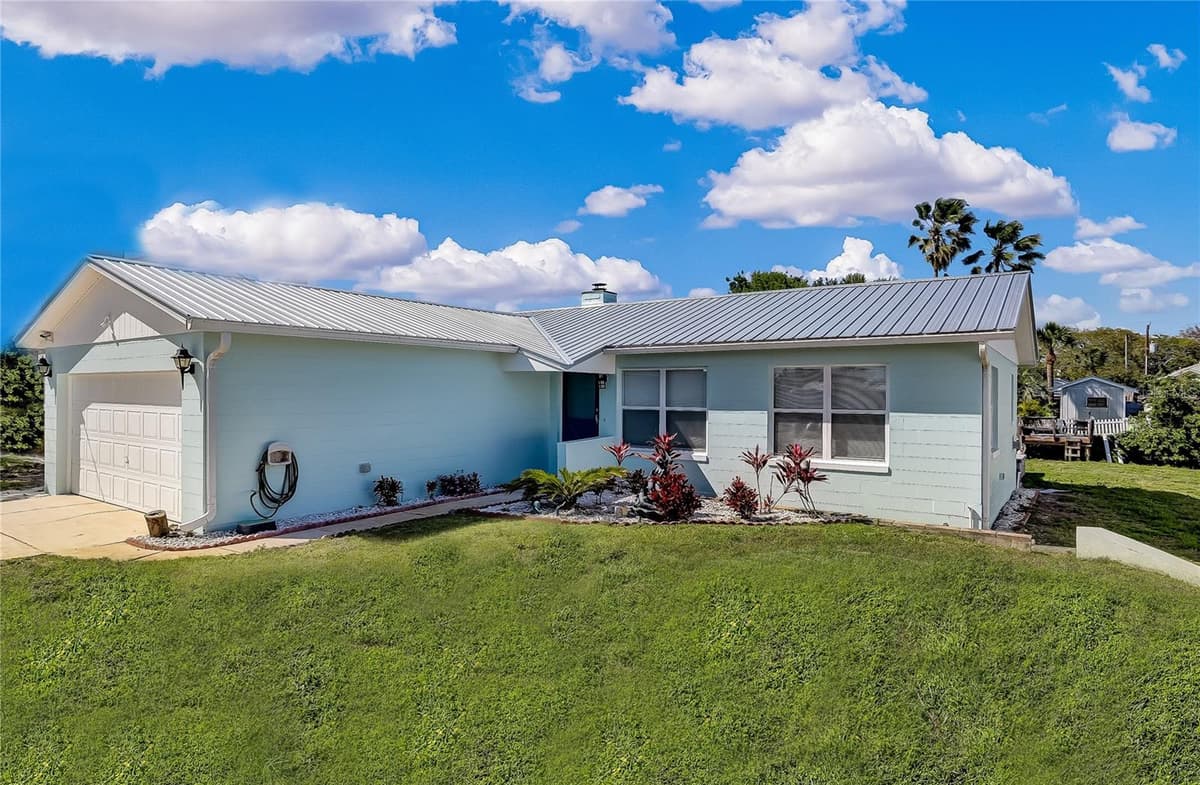 260 VENTURA ROAD — photo 2 of 40