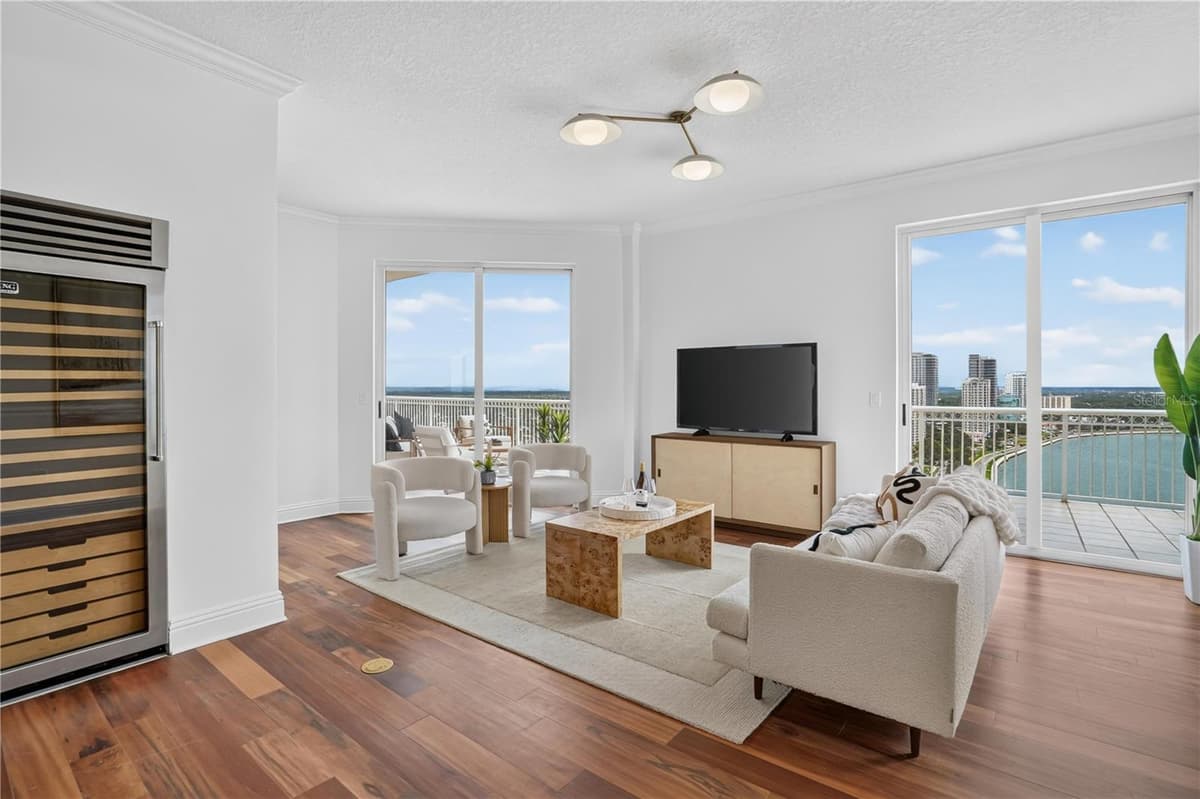 3507 BAYSHORE BOULEVARD — photo 10 of 33