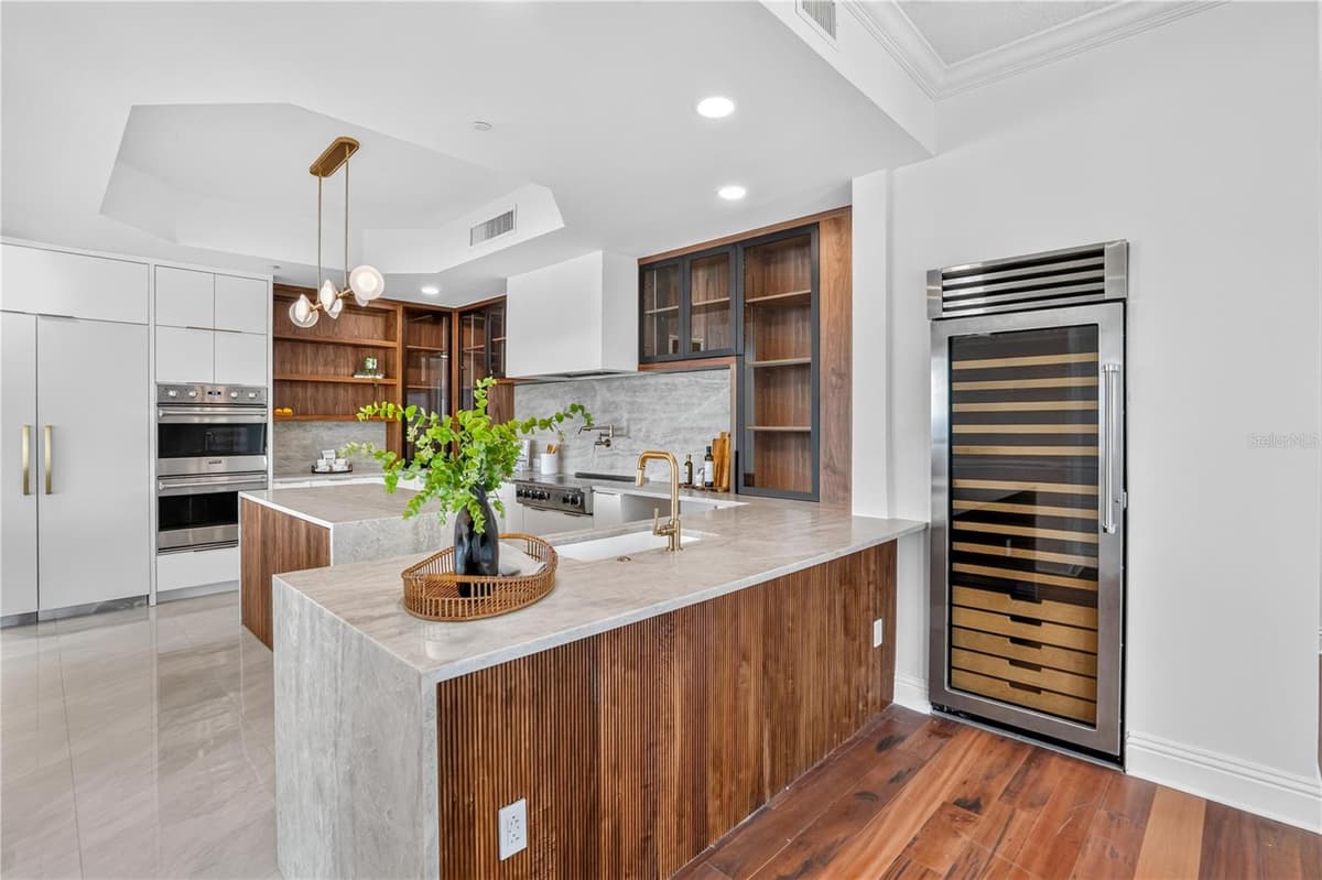 3507 BAYSHORE BOULEVARD — photo 8 of 33