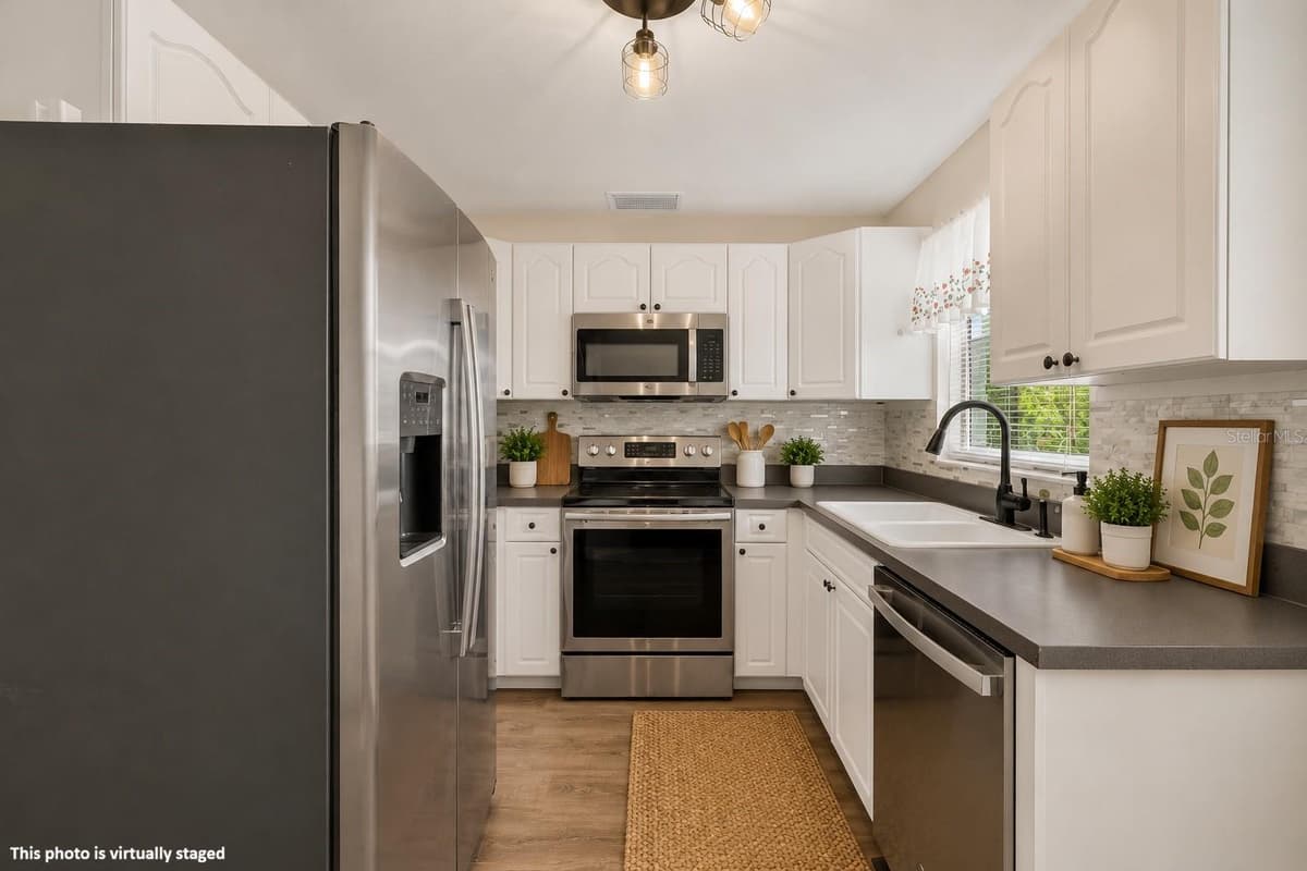 94 ROGERS PARK DRIVE — photo 10 of 36