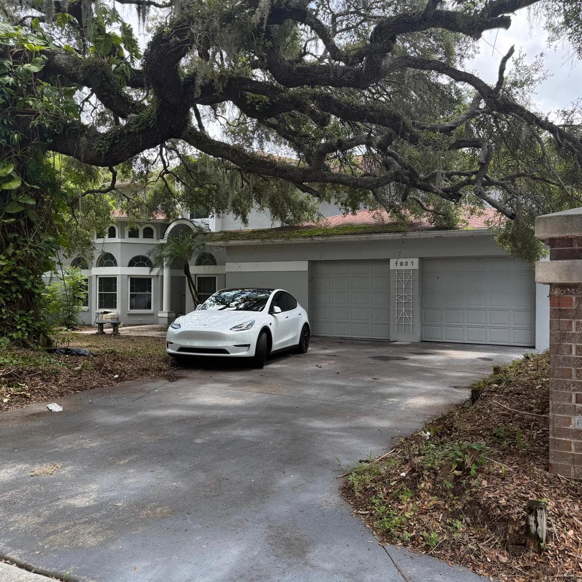 1931 OAK RIDGE COURT — photo 1 of 50