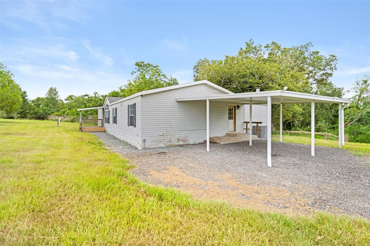 33320 LARKIN ROAD — photo 4 of 60