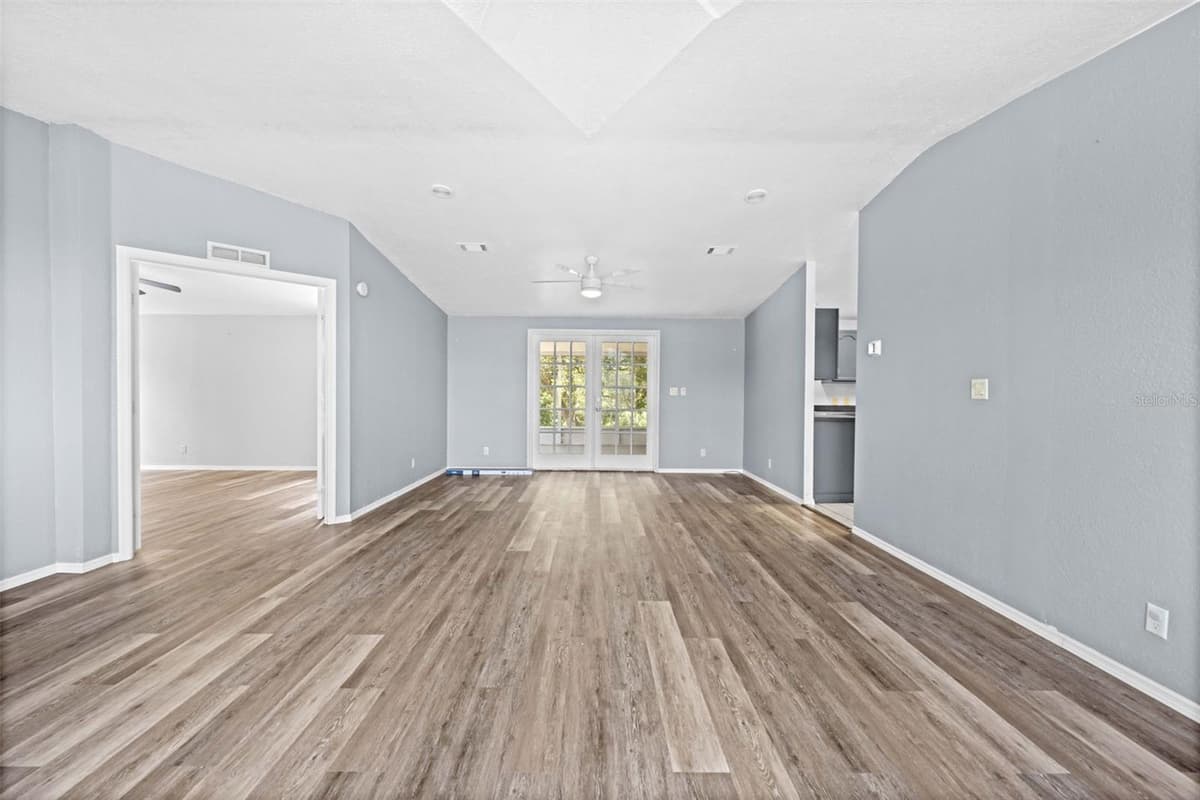 33320 LARKIN ROAD — photo 10 of 60