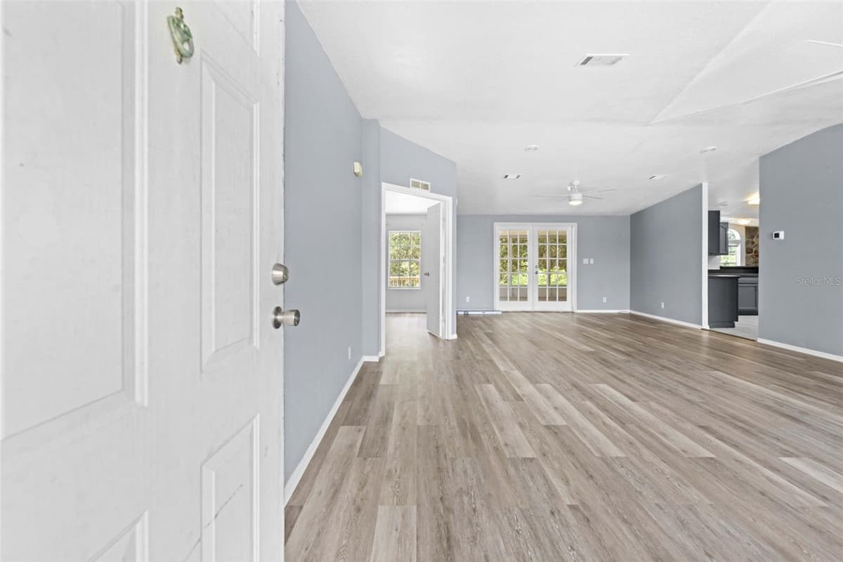 33320 LARKIN ROAD — photo 9 of 60