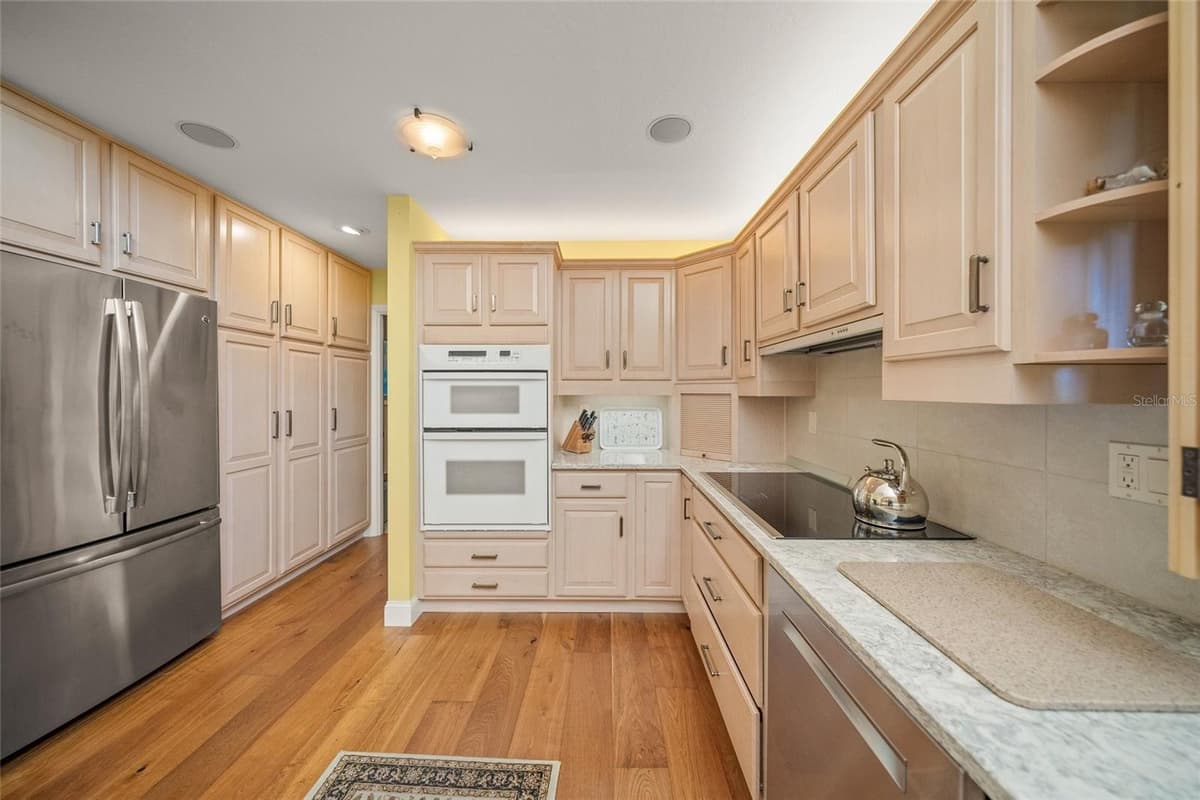 7616 COVE TERRACE — photo 15 of 44
