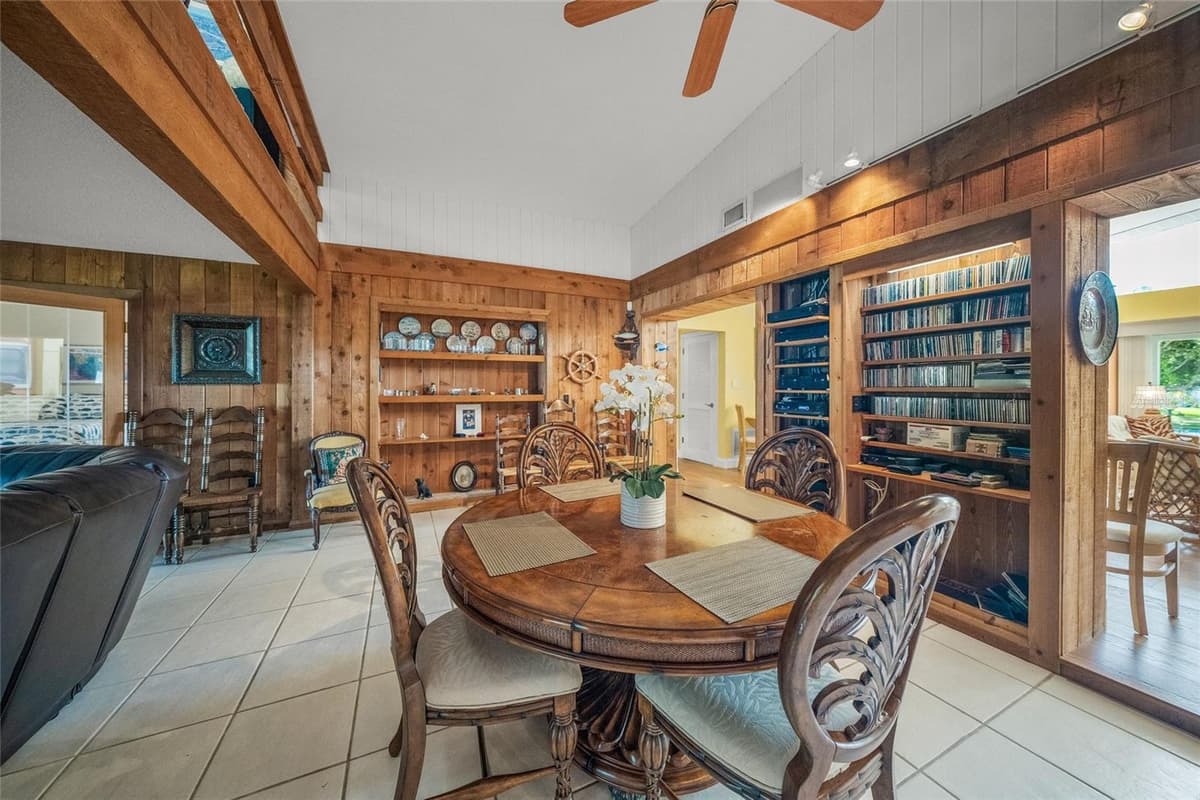 7616 COVE TERRACE — photo 17 of 44