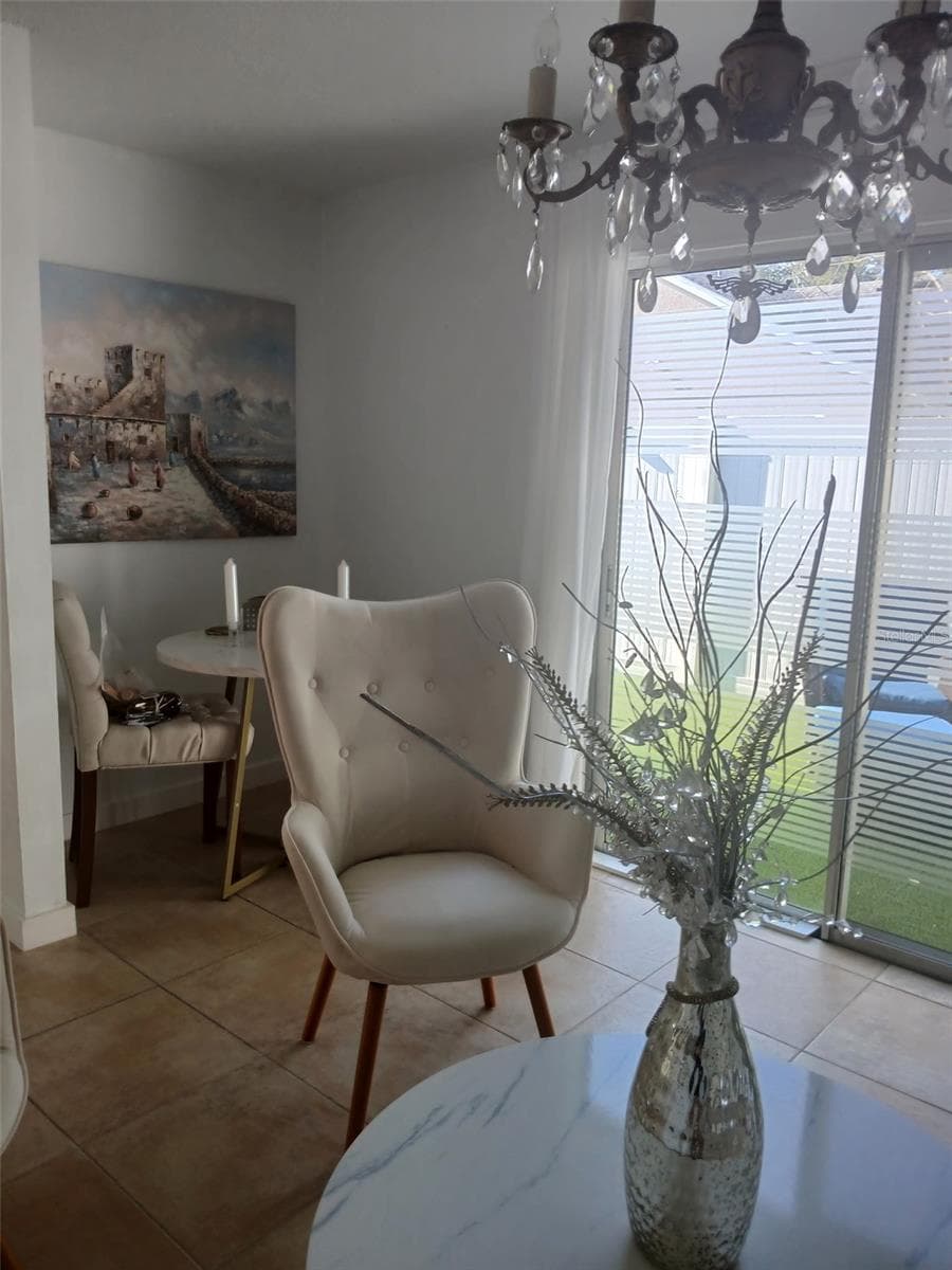 411 DORCHESTER SQUARE — photo 6 of 21