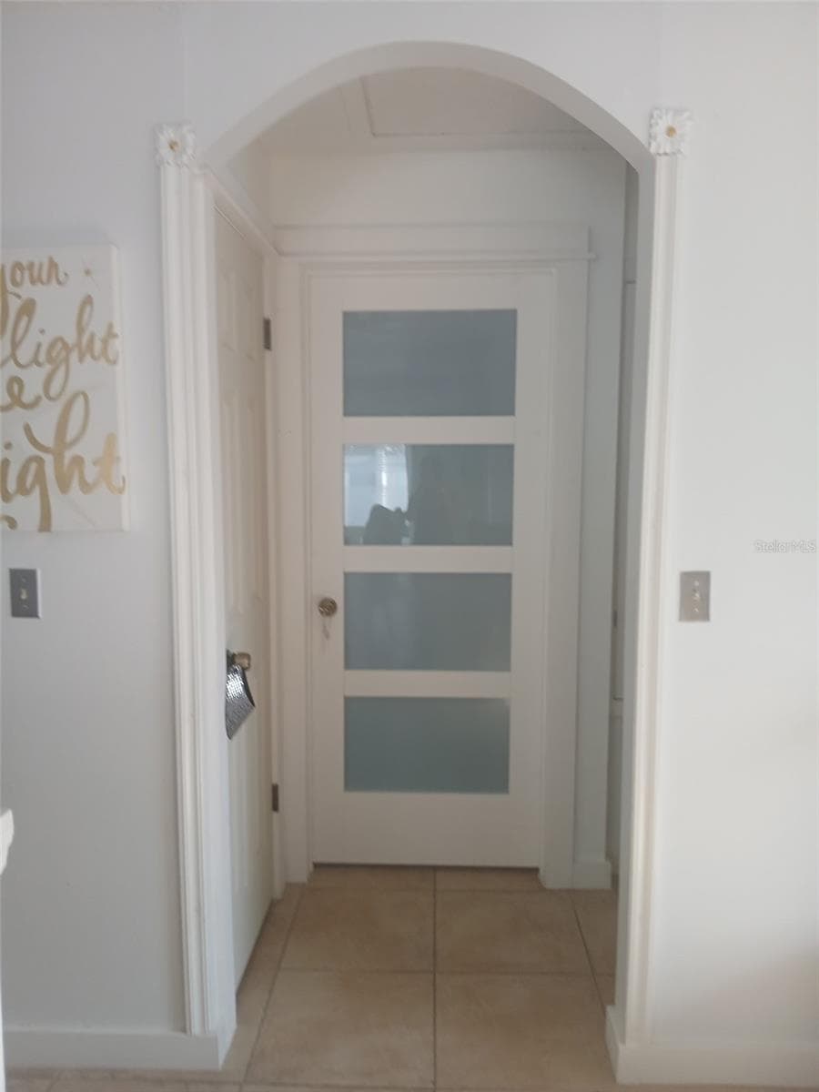 411 DORCHESTER SQUARE — photo 14 of 21